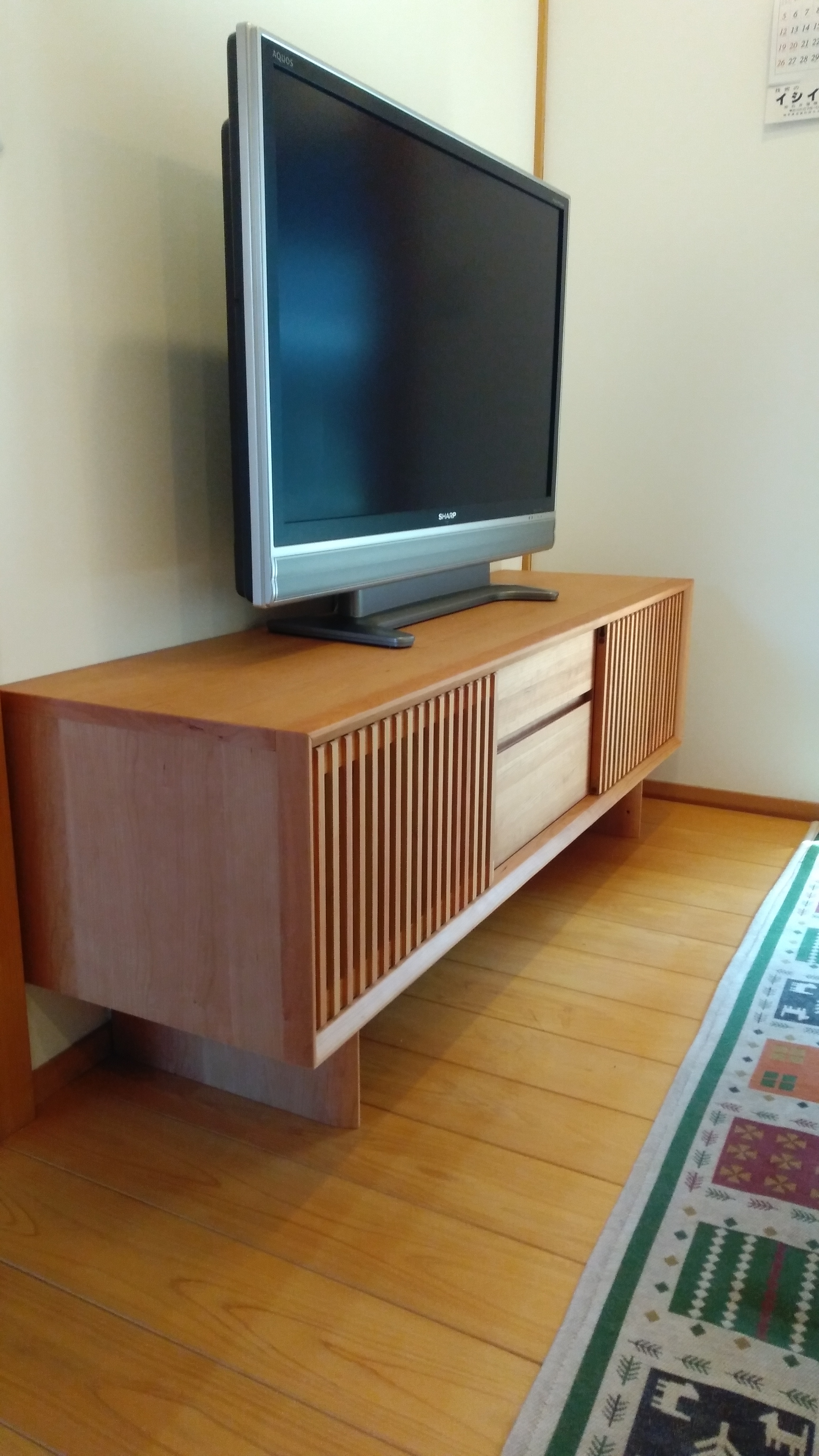 カリモク家具 カリモク テレビボード/ スライドストレージボード 幅1530mm（縦桟扉・高さ400）（QU5067ME・MH・MK）（CO…  QU5067※001